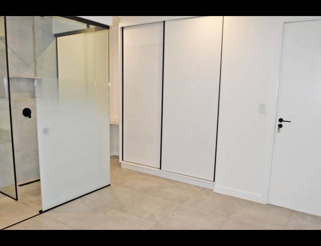 3 BEDROOM APARTMENT FOR SALE IN HYDE PARK